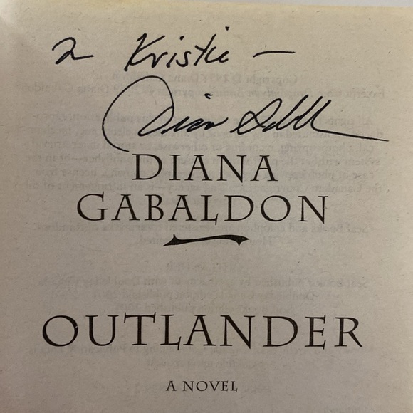 Signed Copy of Outlander by Diana Gabaldon - Picture 2 of 5